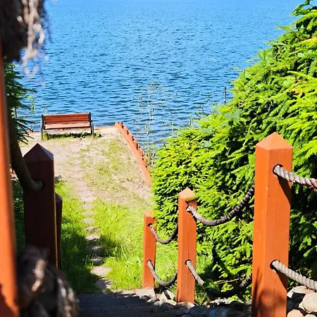 Duzy Nad Jeziorem - 64 *